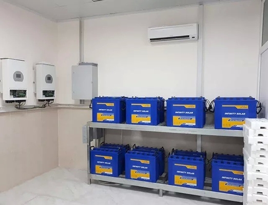 220V/230V/240V Voltage de sortie 5kw Inverteur domestique avec batterie intégrée par Solor Hybrid Deye