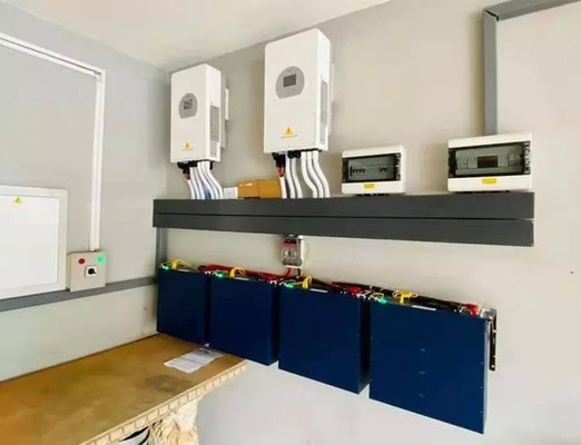 Invertisseur hybride Deye à sortie triphasée de 10 kW pour système d'électricité hybride solaire 380v