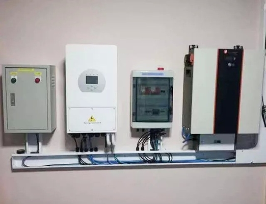 Invertisseur hybride à trois phases 5kw 6kw SUN-8K-SG04LP3 8KW 10KW 12KW Invertisseur solaire avec batterie