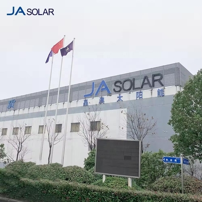 JA 455W Panneau solaire à demi-cellule L'option fiable pour la production d'énergie photovoltaïque