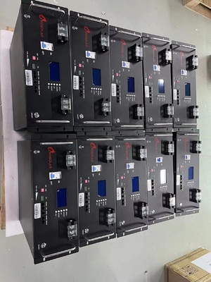 Batterie à cycle profond au lithium-li-ion de 48V 100Ah 150Ah 200Ah 250Ah 300Ah pour le système solaire